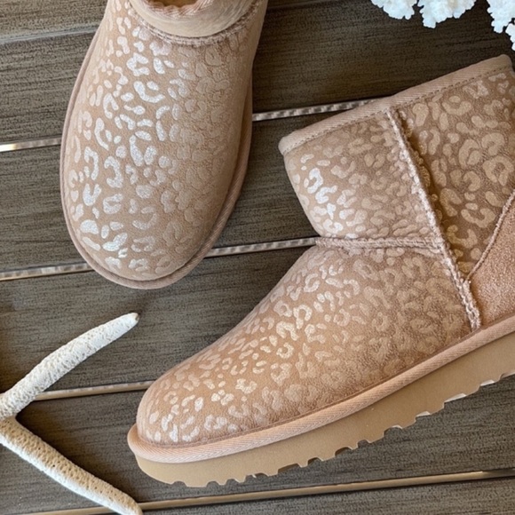 🌴🔆UGG- CLASSIC MINI SNOW LEOPARD BOOTS🔆🌴 - Picture 7 of 14